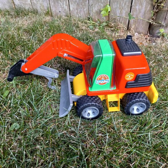 Bruder Roadmax construction truck. READ DESCRIPTION. Made in Germany - Picture 1 of 7